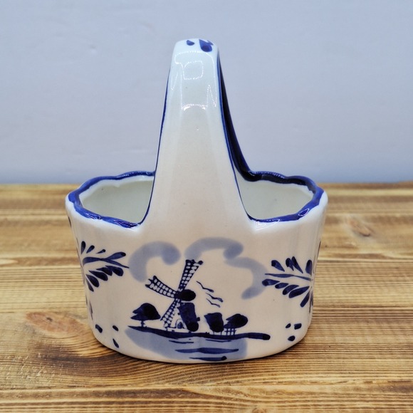 Blue and White Porcelain Handled Basket with Windmill Scene Unbranded - Picture 2 of 9